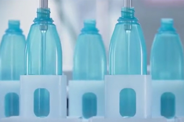 全自动桶装水灌装设备：提升出产效能、保险卫生安全的最佳选择