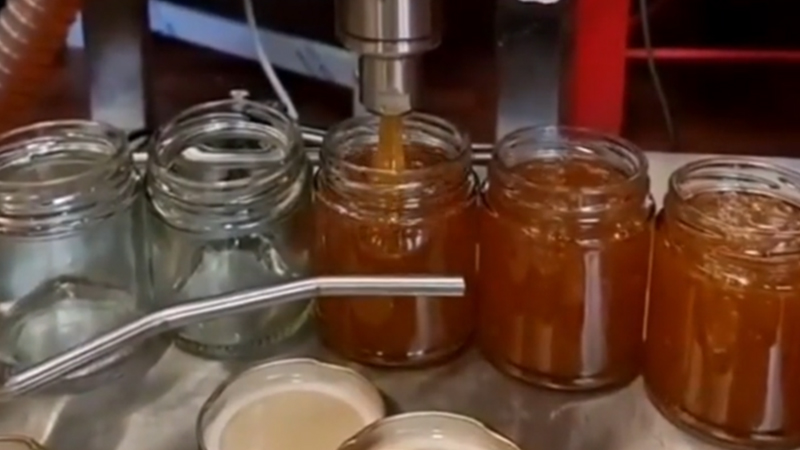 酱料自动灌装机的利用与优势